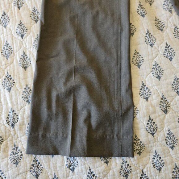 Lafayette 148 NY Gray Wool Career Trousers Size 6—Tailored, Modern, Elevated - Picture 4 of 11